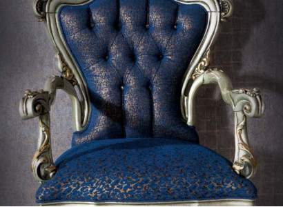 A fabulous Classic n style armchair in Blue with Decorative n patterns